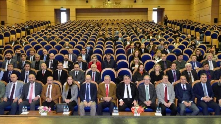 Çaycuma TSO Yönetim Kurulu Başkanı Zekai Kamitoğlu Zonguldak Bülent Ecevit Üniversitesi Kalite Komisyonu yıllık dış paydaş değerlendirme ve istişare toplantısına katıldı. 
